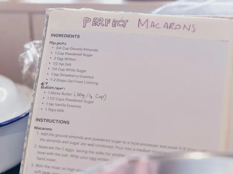 A handwritten recipe card for macarons